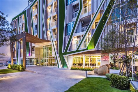 cheap hotel in bangkok near shopping area